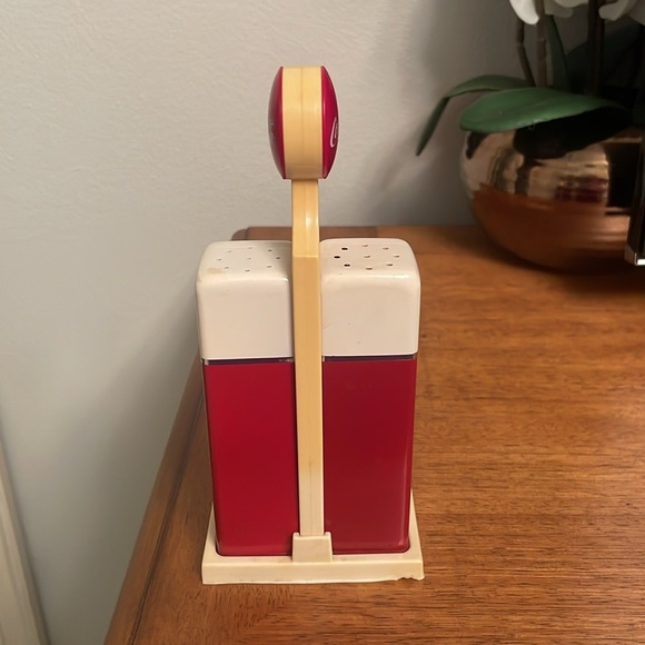 Vintage Collectibles 1993 Coca Cola Salt & Pepper Shaker Set Gas Pump w/Holder - Picture 5 of 13